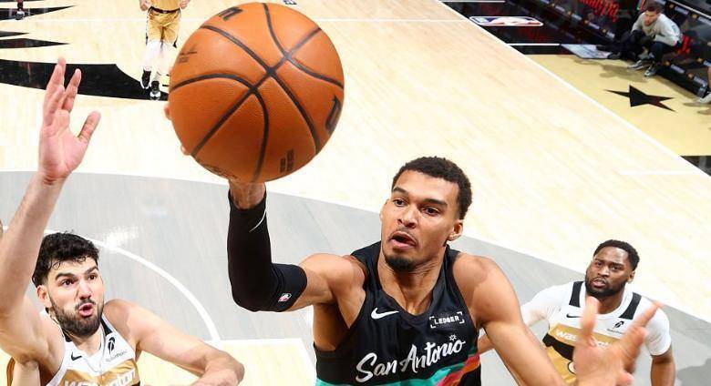  辽宁本钢直播今晚 