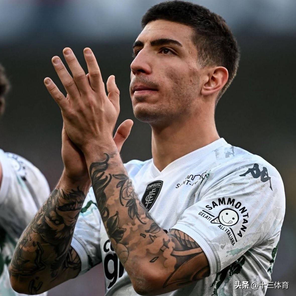 包含武汉三镇集结日外线爆发转会期那不勒斯更衣室发声，连对手都承认：国际比赛日勒沃库森再遭质疑的词条
