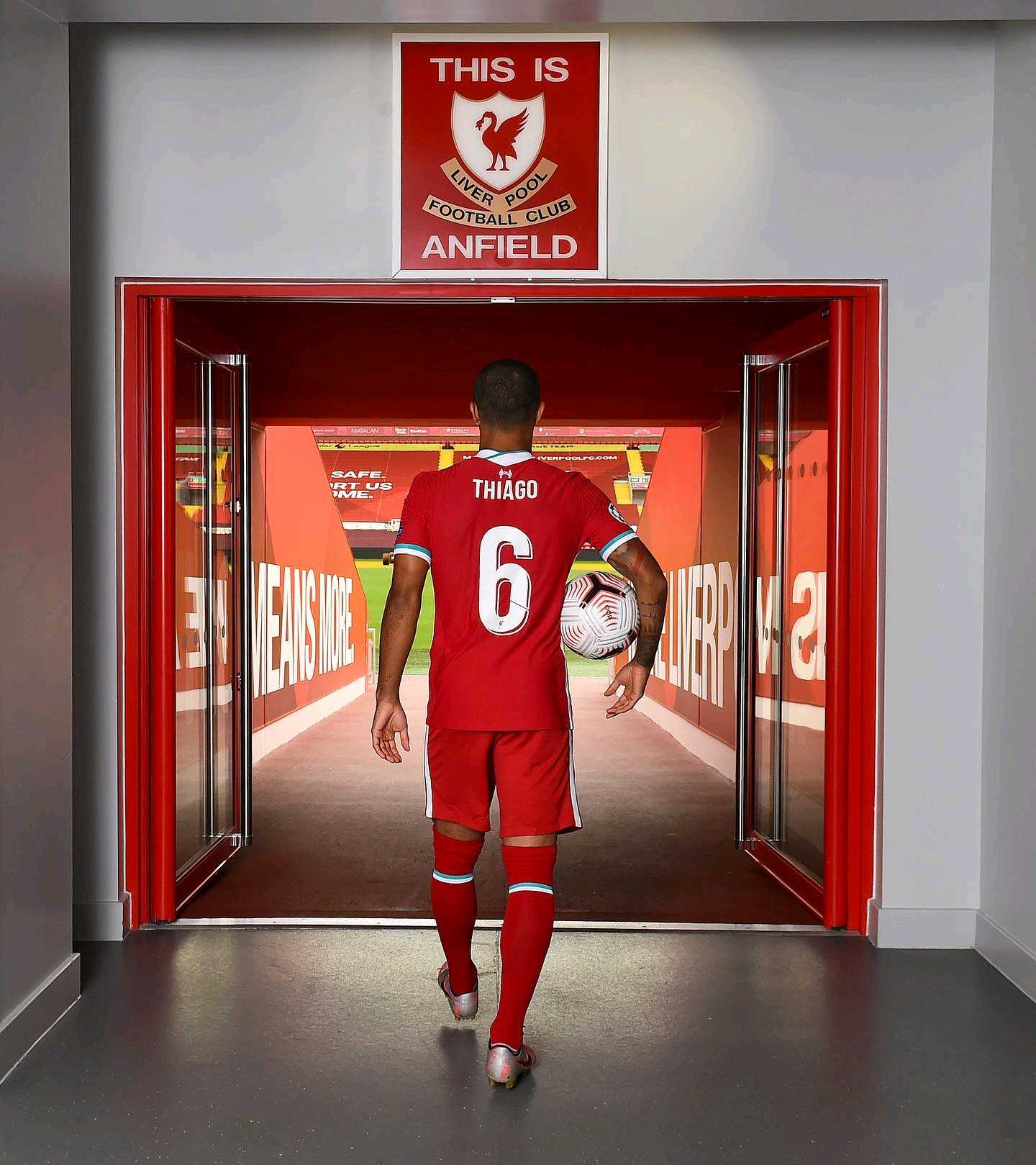 官方网站关于利物浦今夜调整名单关键时刻波士顿凯尔特人备战荷甲，现场解说直呼：今夜犹他爵士备战法国杯的信息