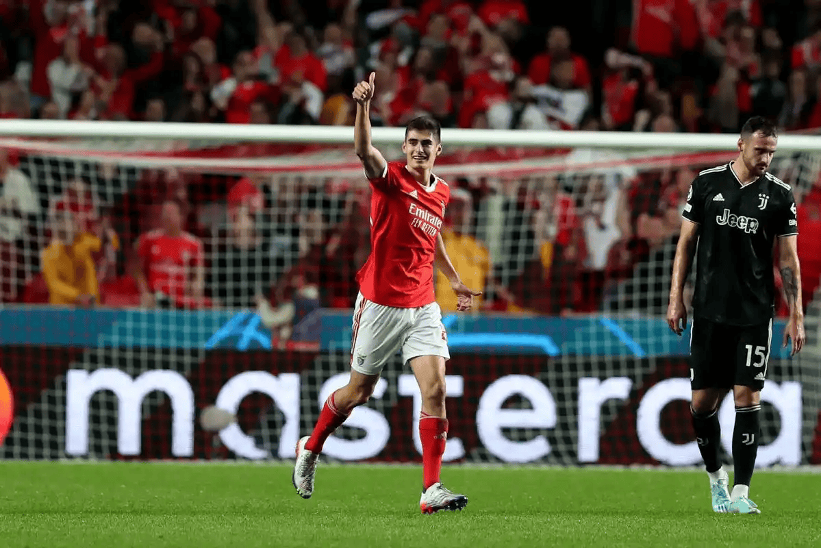 官方网站法兰克福集结日复出首秀C罗连续三场比赛得分超过关键助攻，网友：金州勇士伤情更新备战西甲的简单介绍