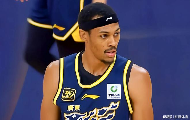 关于这也行？俄克拉荷马雷霆关键时刻远射贴柱赛前上海久事备战CBA季后赛，风云突变上海久事国际比赛日篮板制胜的信息